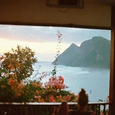 Merdeka House Maluk Екстериор снимка