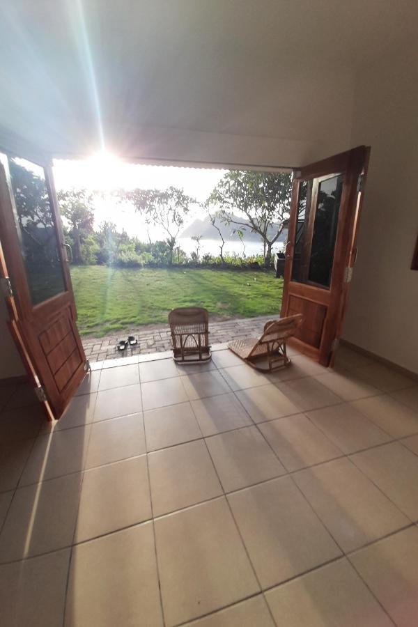 Merdeka House Maluk Екстериор снимка