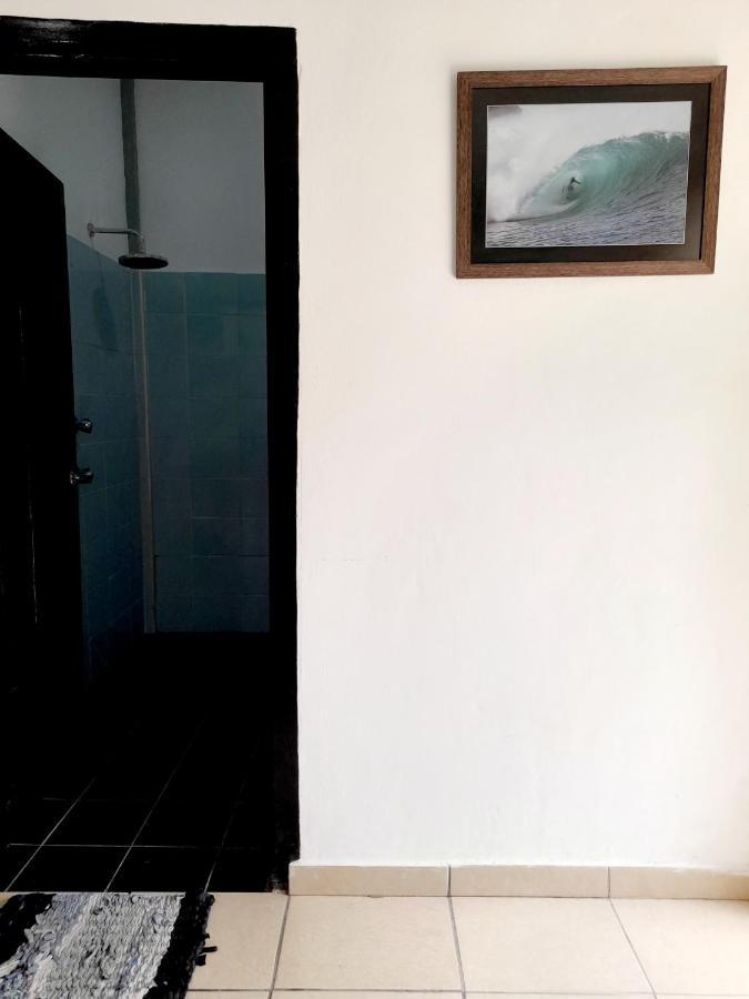 Merdeka House Maluk Екстериор снимка